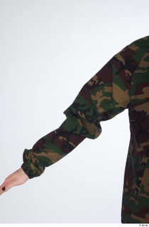 Nigel arm camo jacket casual dressed sleeve upper body 0001.jpg